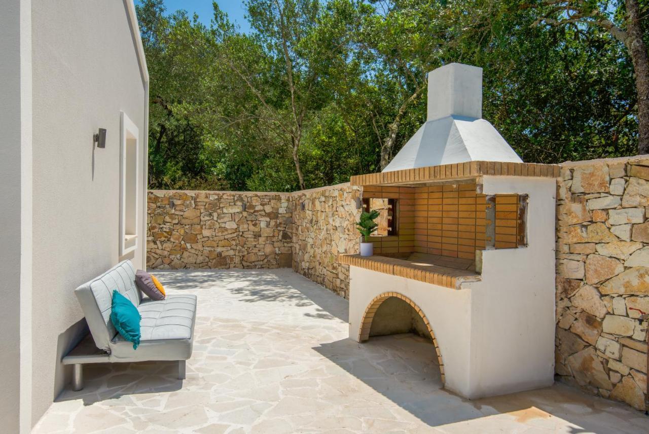Irida Villa *